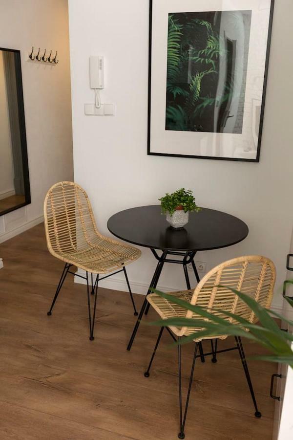 Loft Paprotka Premium Apartment, Close To Mtp Expo, F.vat Apartment